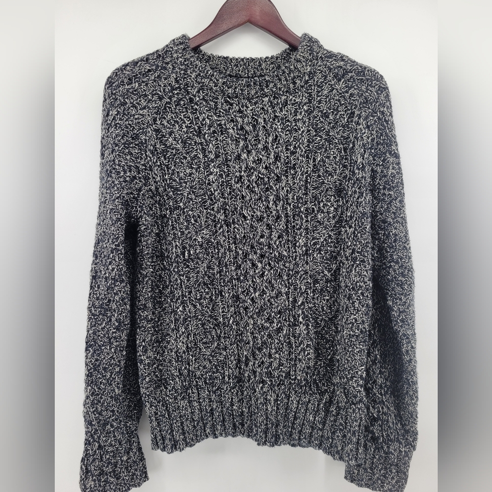 L.L.Bean Signature Cotton Cableknit Black and White CREWNECK Swater Size Small